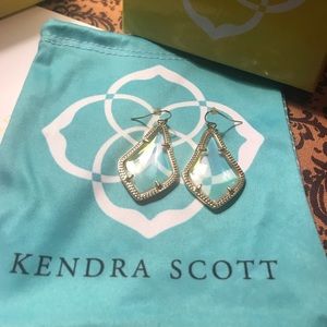 LIKE NEW KENDRA SCOTT IRIDESCENT/GOLD EARRINGS!